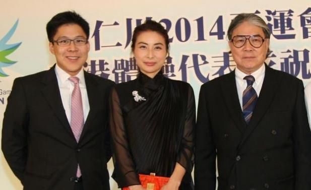 41歲伏明霞與38歲郭晶晶,同是跳水皇后,網友:現狀差距太大了吧