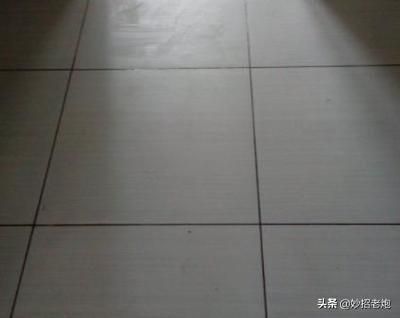 家裏的地板總是拖不乾淨?教你一招,拖得乾乾淨淨