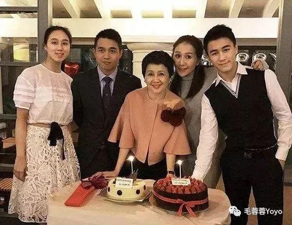 何猷君求婚成功!原來賭王家族這麼龐大!四房太太!